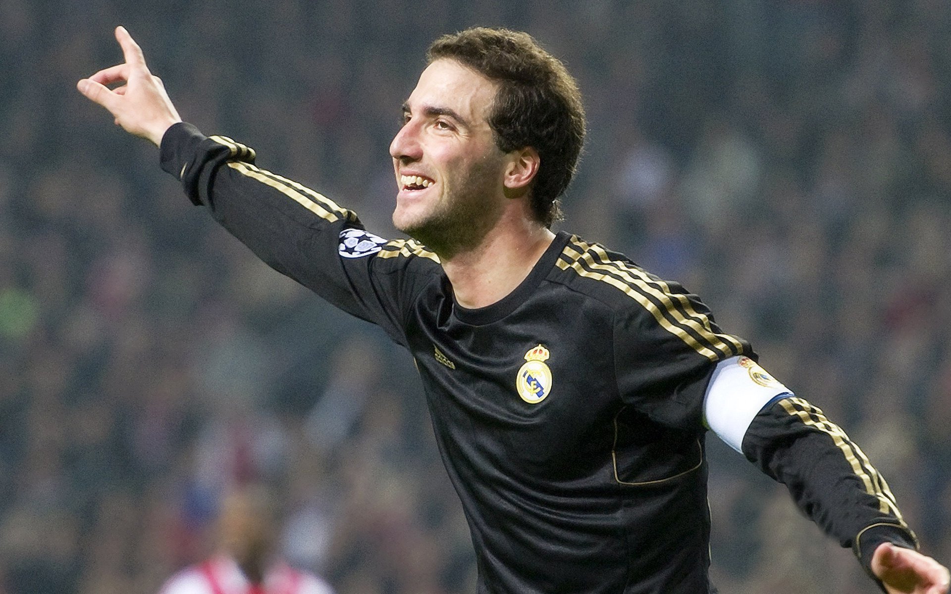 开云体育中国-伊布式征服，当桑巴遇上风笛，他用一粒倒钩改写剧本